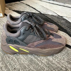 Adidas Yeezy Boost 700 V1 Mauve EE9614